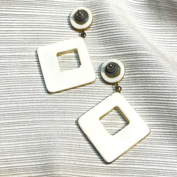 Vintage Lucite Colorful Earrings - Picture 6 of 7